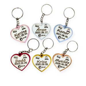 Szív alakú baba emlékőrző kulcstartó